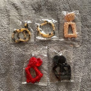 •Brand New •Never Worn •5pc •Earring Bundle